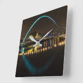 ニューキャッスル時計 スクエア壁時計 (傾斜)