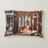 ニューキャッスルDEタウンハウスの行 アクセントクッション (裏面)