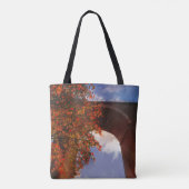 ニューキー州の赤い葉木のリアルな秋 トートバッグ (裏面)