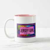 ニュージャージーの女の子はガスをポンプでくみません ツートーンマグカップ (左)