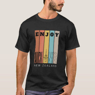 ニュージーランドの美しいをニューと共に体験楽しむする Tシャツ