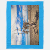 ニュージーランドのHokitikaビーチの流木アートワーク フリースブランケット (正面)