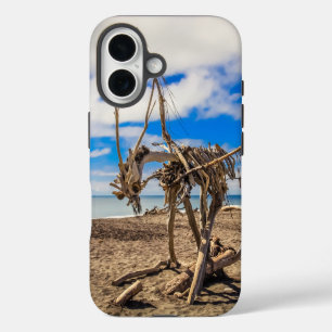 ニュージーランドのHokitikaビーチの流木アートワーク iPhone 16ケース
