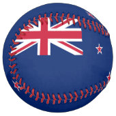 ニュージーランド国旗を持つ愛国的なソフトボール ソフトボール (正面左)