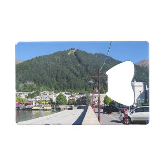 ニュージーランド、オタゴ、クイーンズタウン クレジットカード栓抜き (正面(横))