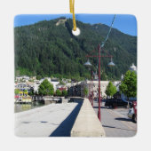 ニュージーランド、オタゴ、クイーンズタウン セラミックオーナメント (正面)