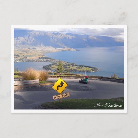 ニュージーランド、クイーンズタウン・パノラマ、リュージュライダーズ ポストカード (正面)