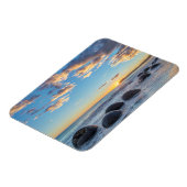 ニュージーランド、サウスアイランド、モエラキ大きい石 マグネット (左側)