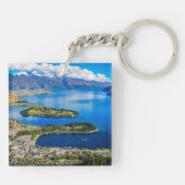 ニュージーランド、ボブのピークからクイーンズタウンを表示 キーホルダー (裏面)