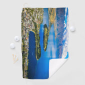 ニュージーランド、ボブのピークからクイーンズタウンを表示 ゴルフタオル (インサイチュ)