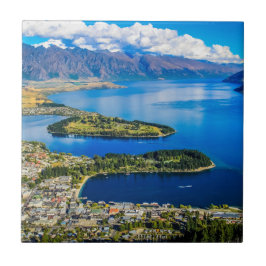 ニュージーランド、ボブのピークからクイーンズタウンを表示 タイル