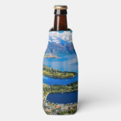 ニュージーランド、ボブのピークからクイーンズタウンを表示 ボトルクーラー (ボトル正面)