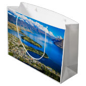 ニュージーランド、ボブのピークからクイーンズタウンを表示 ラージペーパーバッグ (裏面アングル)