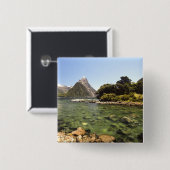 ニュージーランド、マイターピーク、ボーエン川に入る 缶バッジ (正面&裏面)