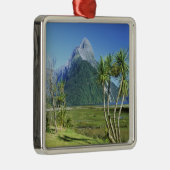 ニュージーランド、南島、マイターピーク、 メタルオーナメント (右)