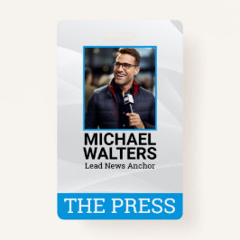 ニュースを報道するジャーナリスト バッジ