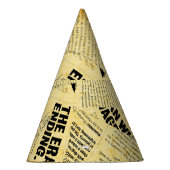 ニュース紙文字と古い紙 パーティーハット (右)