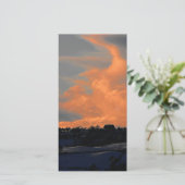 ニュータウンフォンの上の雪雲 シーズンカード (スタンド正面)