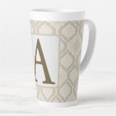 ニュートラルエレガントトーンでのモロッコトレリスのパターン カフェラテマグ (右アングル)