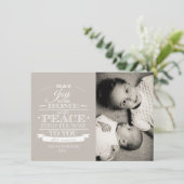 ニュートラルホワイトタイポグラフィクリスマスフォトカード シーズンカード (スタンド正面)