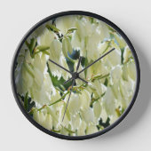 ニュートラルボタニカルホワイトリエス花模様ズバイアヴァ 壁時計 (正面)