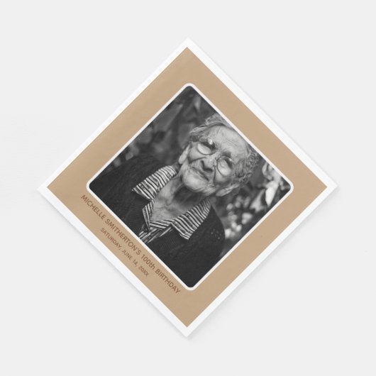 ニュートラルマイルストーン100番目の誕生日写真 スタンダードランチョンナプキン (角)
