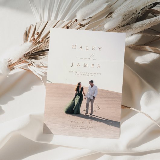 ニュートラルミニマリストシック結婚スクリプト写真のInvite 招待状