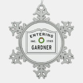 ニュートンタウンマサチューセッツ州ガードナー スノーフレークピューターオーナメント (正面)