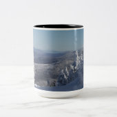 ニューハンプシャーの白い山 ツートーンマグカップ (中央)