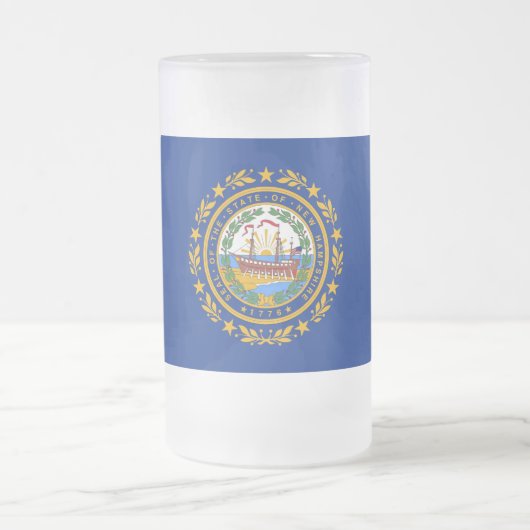 ニューハンプシャー州旗を持つ曇りガラスのマグカップ フロストグラスビールジョッキ (中央)