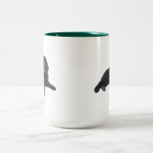 ニューファウンドランドの子犬のマグ ツートーンマグカップ (中央)