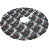 ニューファンドランドとサンタクロースフェスティバルクリスマス ブラッシュドポリエステルツリースカート (アングル)