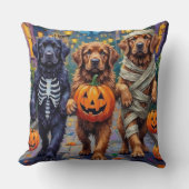 ニューファンドランドのトリックまたは治療ハロウィーンコスチューム クッション (正面)