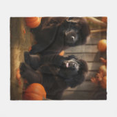 ニューファンドランドパピー秋の喜びカボチャ フリースブランケット (正面(横))