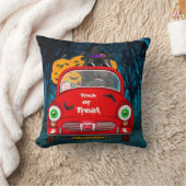 ニューファンドランド犬の車の怖いハロウィーン クッション (ブランケット)