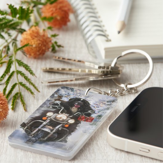 ニューファンドランド犬オートバイのクリスマスに乗る キーホルダー (正面右)