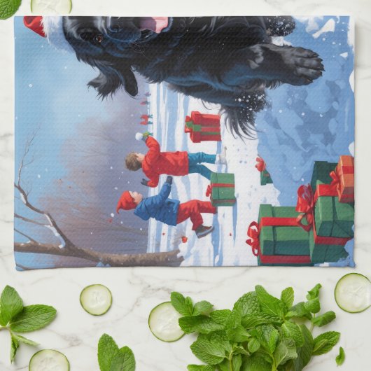 ニューファンドランド走のクリスマス帽子と雪の中にある キッチンタオル (折り畳み)