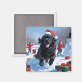 ニューファンドランド走のクリスマス帽子と雪の中にある マグネット (正面/裏面)