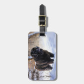 ニューファンドランド、雪のクリスマス ラゲッジタグ (正面縦)