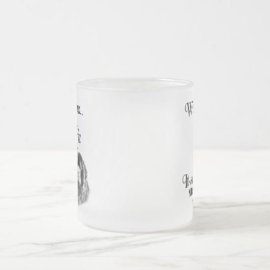 ニューファンドランモダンダー美術のかわいい犬種のスローガン フロストグラスマグカップ (中央)