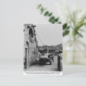 ニューポートロードアイランド、トラックから穀物を積み込む男性 ポストカード (スタンド正面)