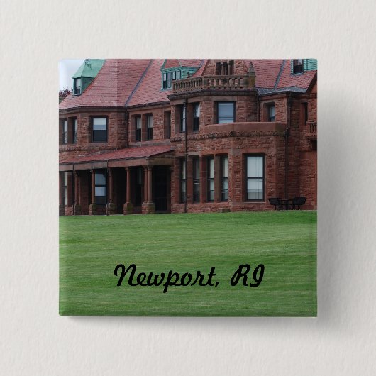 ニューポート、RI 缶バッジ (正面)