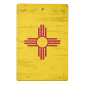 ニューメキシコのグランジな旗。 ニューメキシコの旗との ミニクリップボード (裏面)