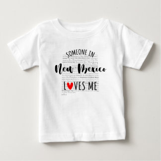 ニューメキシコの誰かが私を愛するマップベビーTシャツ ベビーTシャツ
