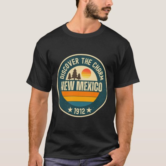ニューメキシコを愛するすべての人のためのデザインを探求しよう Tシャツ (正面)