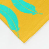 ニューメキシコレッドジアターコイズフェザー フリースブランケット (角)