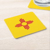 ニューメキシコ州旗デザイン スクエアペーパーコースター (アングル)