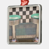 ニューメキシコ、アルバカーキ。 66ダイナー メタルオーナメント (左)