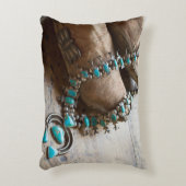 ニューメキシコ，サンタフェ，売り出しのネックレス。米国 アクセントクッション (正面(垂直))