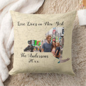 ニューヨークに住む古い地図と州の形をした写真 クッション (ブランケット)